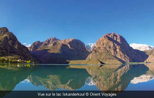 Vue sur le lac Iskanderkoul Orient Voyages