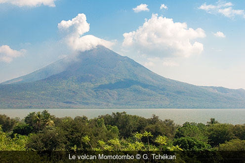 Le volcan Momotombo G. Tchékan