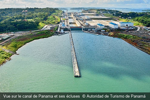 Vue sur le canal de Panama et ses écluses  Autoridad de Turismo de Panamá 