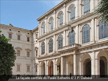 La façade centrale du Palais Barberini J.P. Dalbéra