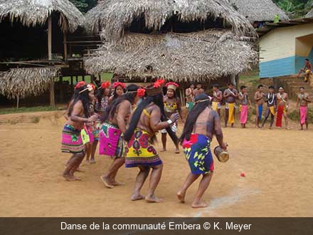 Danse de la communauté Embera K. Meyer