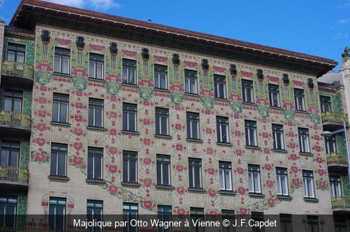Majolique par Otto Wagner à Vienne J.F.Capdet