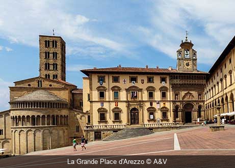 La Grande Place d'Arezzo A&V