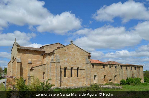 Le monastère Santa Maria de Aguiar Pedro