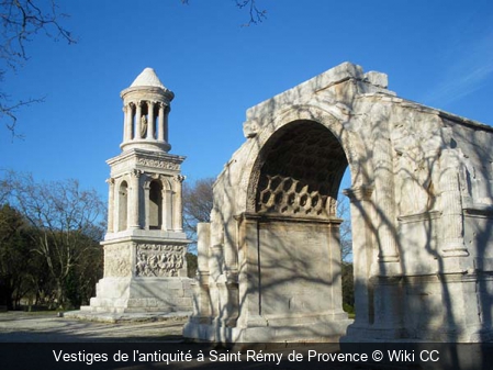 Vestiges de l'antiquité à Saint Rémy de Provence Wiki CC