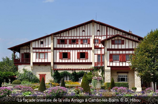La façade orientale de la villa Arnaga à Cambo-les-Bains G. Hibou