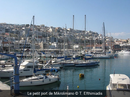 Le petit port de Mikrolimano T. Efthimiadis