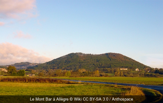 Le Mont Bar à Allègre Wiki CC BY-SA 3.0 / Anthospace