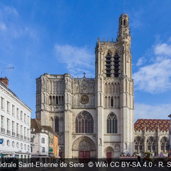 La cathédrale Saint-Etienne de Sens Wiki CC BY-SA 4.0 - R. Spekking