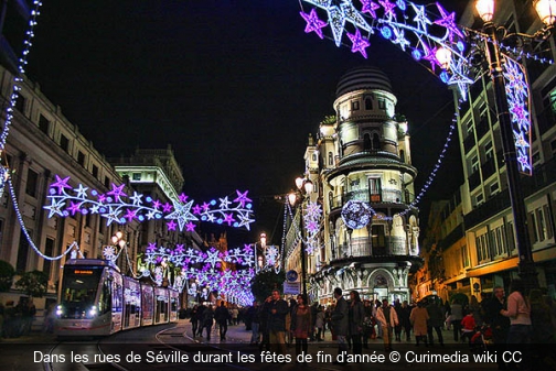 Dans les rues de Séville durant les fêtes de fin d'année Curimedia wiki CC