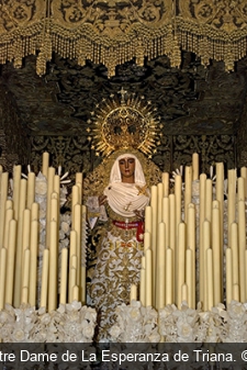 La vierge de Notre Dame de La Esperanza de Triana. Anual Wiki CC