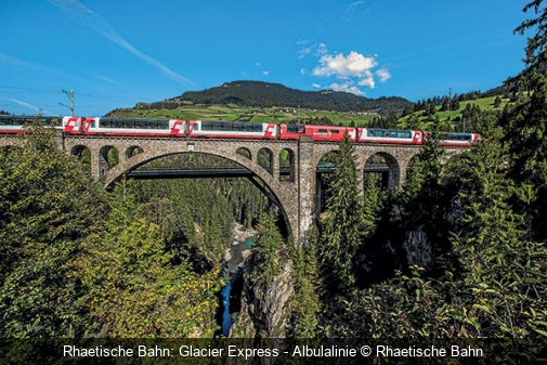 Le Glacier Express Rhaetische Bahn/Andrea Badrutt
