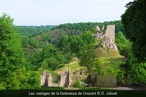 Les vestiges de la forteresse de Crozant D. Jolivet