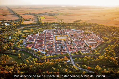 Vue aérienne de Neuf-Brisach  Tristan Vuano, À Vue de Coucou