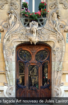 Détails d'une façade Art nouveau de Jules Lavirotte P. Line