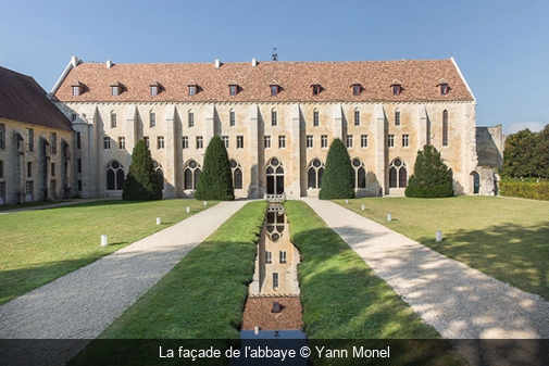 La façade de l'abbaye Yann Monel