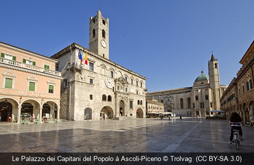Le Palazzo dei Capitani del Popolo à Ascoli-Piceno Trolvag  (CC BY-SA 3.0)