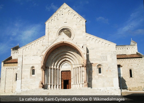 La cathédrale Saint-Cyriaque d'Ancône WikimediaImages