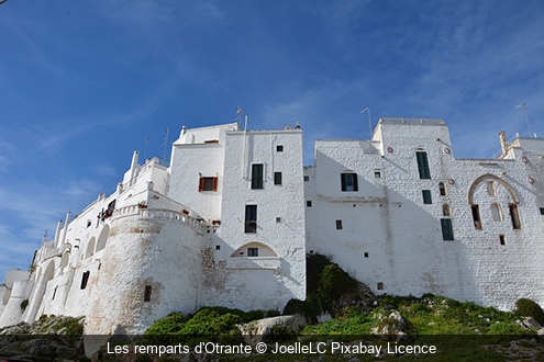 Les remparts d'Otrante JoelleLC Pixabay Licence