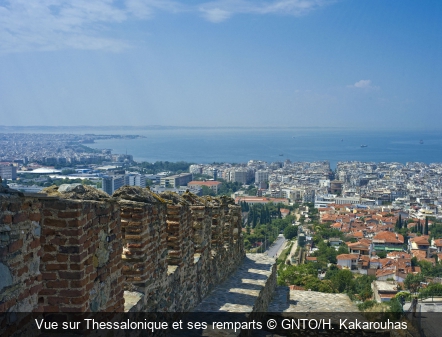 Vue sur Thessalonique et ses remparts GNTO/H. Kakarouhas