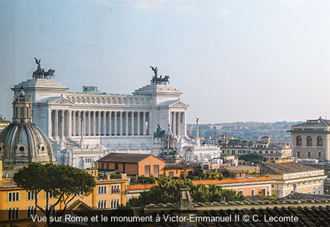 Vue sur Rome et le monument à Victor-Emmanuel II C. Lecomte