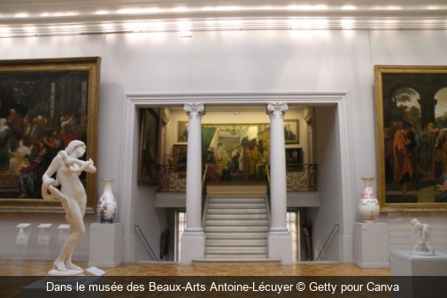 Dans le musée des Beaux-Arts Antoine-Lécuyer Getty pour Canva