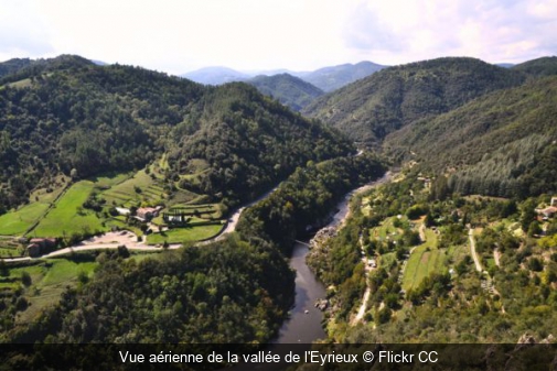 Vue aérienne de la vallée de l'Eyrieux Flickr CC