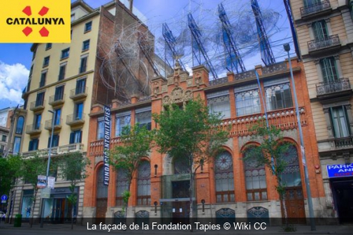 La façade de la Fondation Tapies Wiki CC