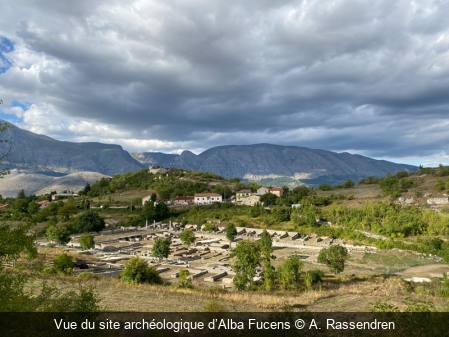 Vue du site archéologique d’Alba Fucens A. Rassendren