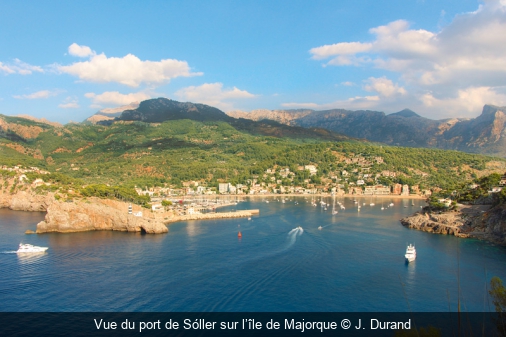Vue du port de Sóller sur l’île de Majorque J. Durand