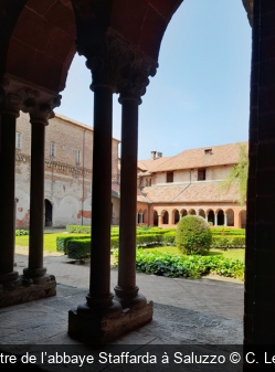Le cloître de l’abbaye Staffarda à Saluzzo C. Lecomte
