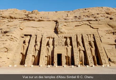 Vue sur un des temples d'Abou Simbel C. Chenu