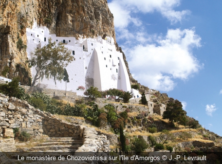  Le monastère de Chozoviotissa sur l'île d'Amorgos J.-P. Levrault