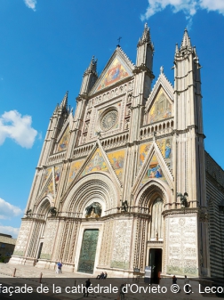 La façade de la cathédrale d'Orvieto C. Lecomte