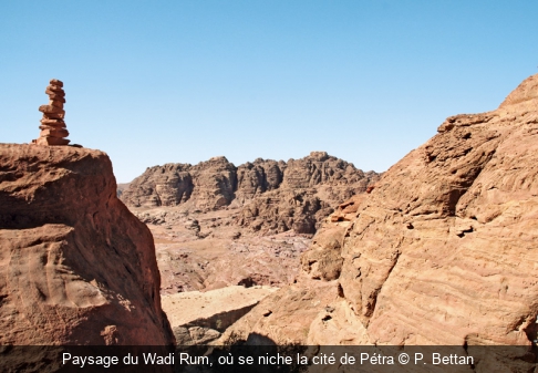 Paysage du Wadi Rum, où se niche la cité de Pétra P. Bettan
