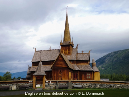 L’église en bois debout de Lom L. Domenach