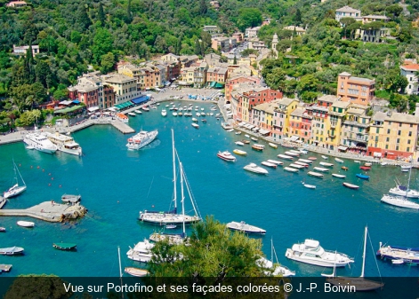Vue sur Portofino et ses façades colorées J.-P. Boivin