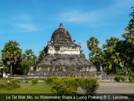 Le Tat Mak Mo, ou Watermelon Stupa à Luang Prabang C. Lecomte