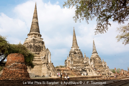 Le Wat Phra Si Sanphet, à Ayutthaya J.-F. Tourniquet