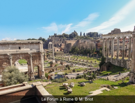 Le Forum à Rome M. Briot