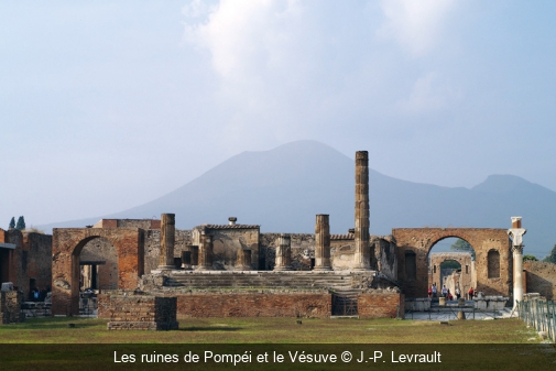 Les ruines de Pompéi et le Vésuve J.-P. Levrault