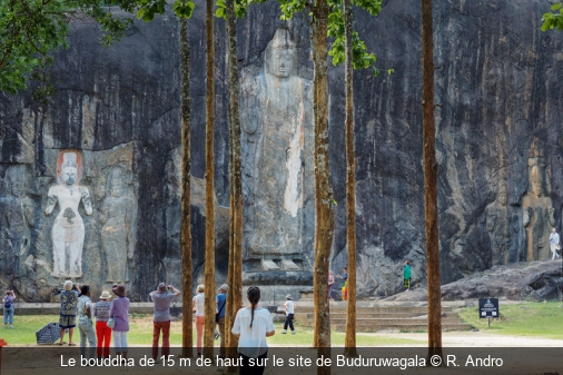 Le bouddha de 15 m de haut sur le site de Buduruwagala R. Andro