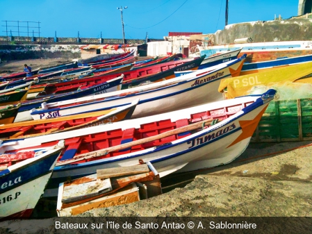 Bateaux sur l'île de Santo Antao A. Sablonnière