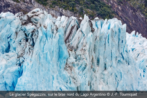 Le glacier Spegazzini, sur le bras nord du Lago Argentino J.-F. Tourniquet