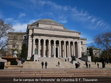 Sur le campus de l'université de Columbia F. Thouvenin