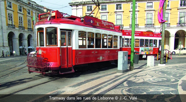Tramway dans les rues de Lisbonne J.-C. Valé