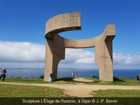 Sculpture L'Éloge de l'horizon, à Gijon J.-P. Boivin