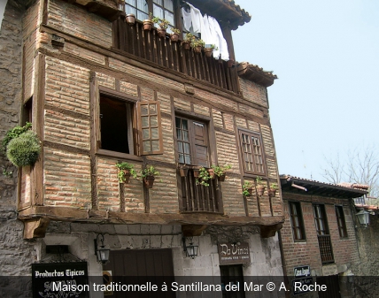 Maison traditionnelle à Santillana del Mar A. Roche