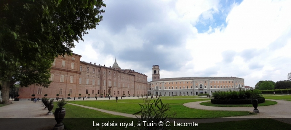 Le palais royal, à Turin C. Lecomte