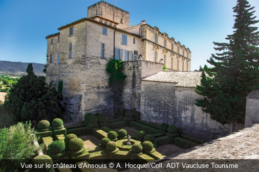 Vue sur le château d'Ansouis A. Hocquel/Coll. ADT Vaucluse Tourisme